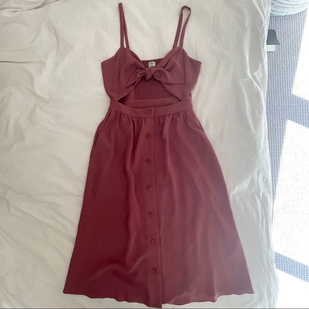 ARITIZIA 🚺 Wilfred Tie Front Dress in Mauve. Size 4.